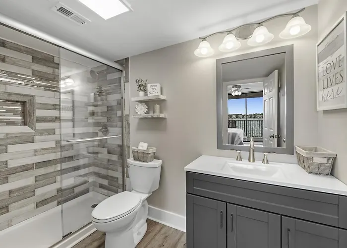 Compass Point Unit 208