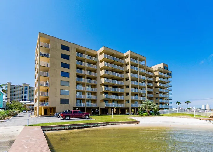 Compass Point Unit 208